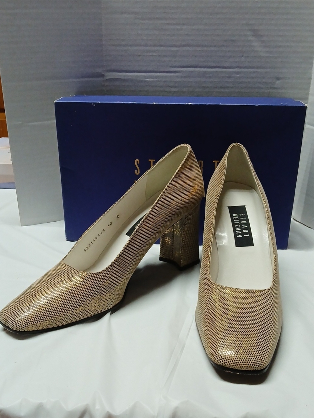 Stuart Weitzman Metallic Gold Shimmer Mesh Snakeskin Closed Toe Heels Pumps 10